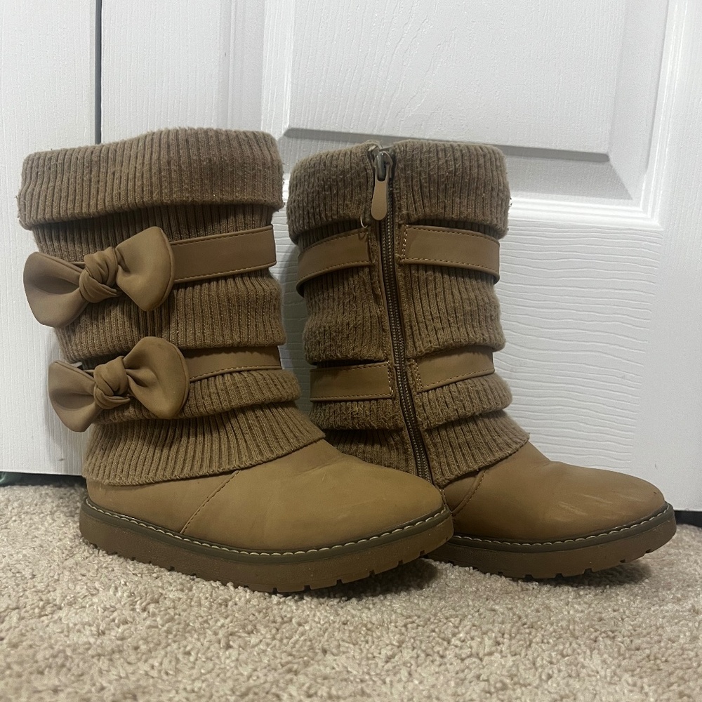 Fleece lined winter boots